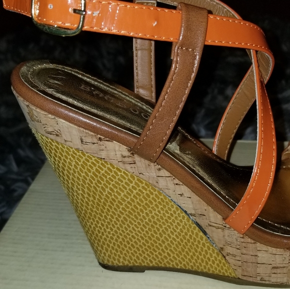 Shoes - Picture 4 of 4